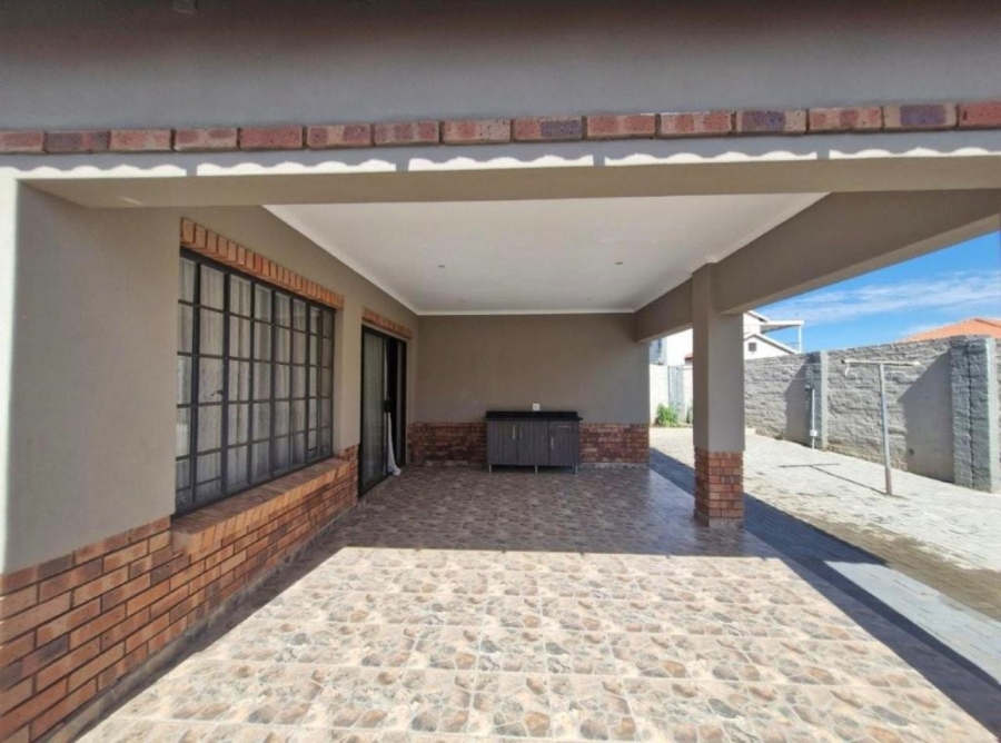 3 Bedroom Property for Sale in Waterkloof East North West